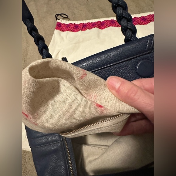 Tory Burch Half-Moon Crossbody Leather Bag! - Picture 12 of 16